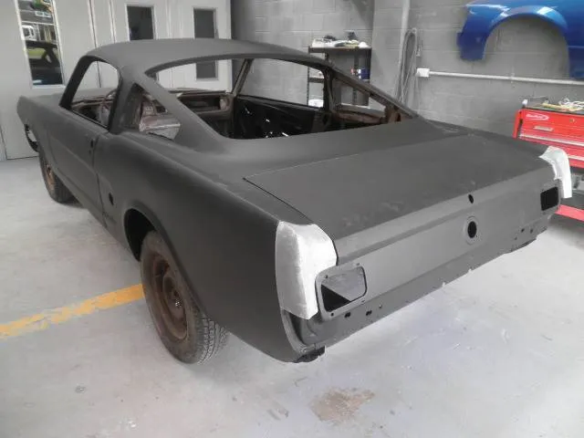 Ford Mustang Coupe image 6