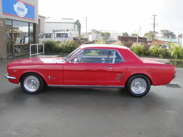 Ford Mustang Shelby GT350 image 4
