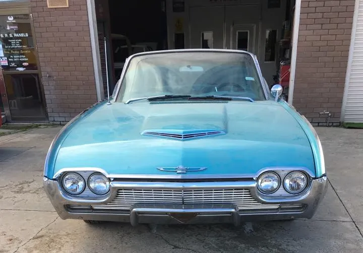 1961 Ford Thunderbird image 4